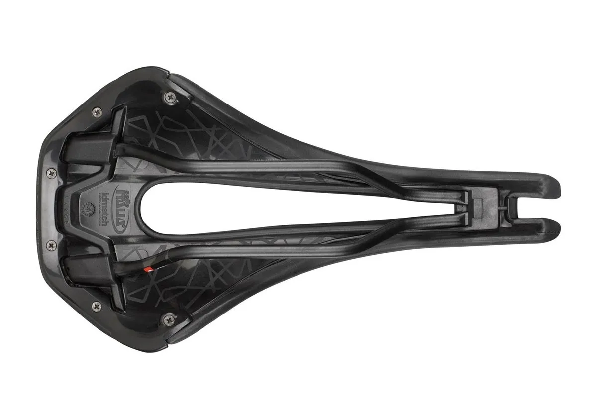 Selle Italia Novus Endurance Sattel TM Superflow L3 schwarz