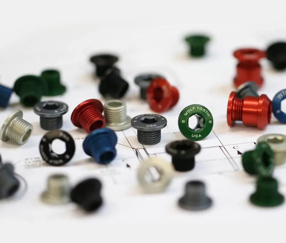 Wolf Tooth Kettenblattschrauben Set - M8x6mm 1-fach 4-Arm Aluminium gold