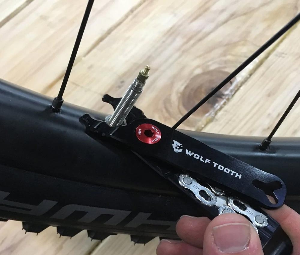 Wolf Tooth Pack Pliers Multitool - Master Link Combo schwarz-violett