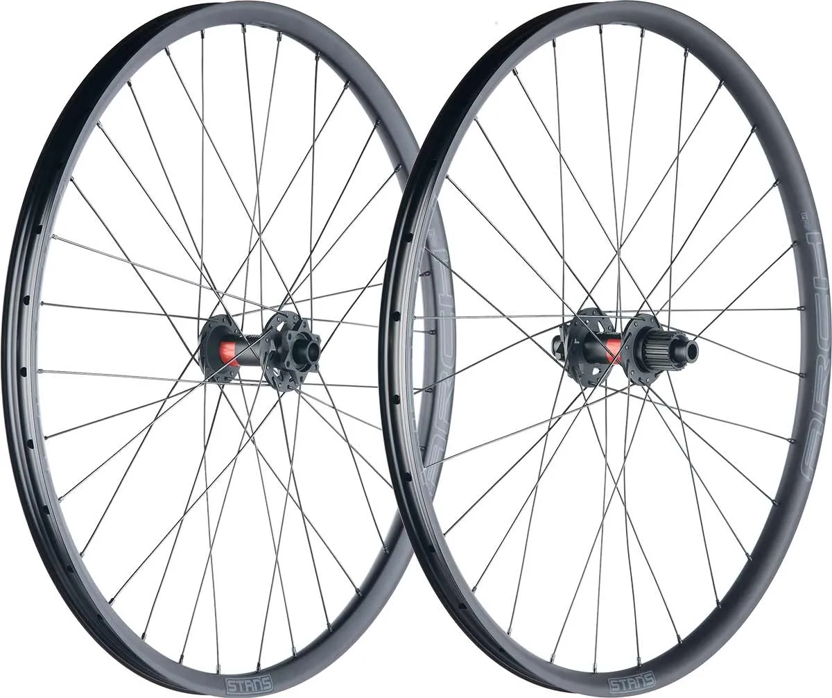 28 Zoll Gravel Laufradsatz DT Swiss 240 EXP Classic Disc Naben + Stans ZTR Crest MK4 Felgen | build by TNC