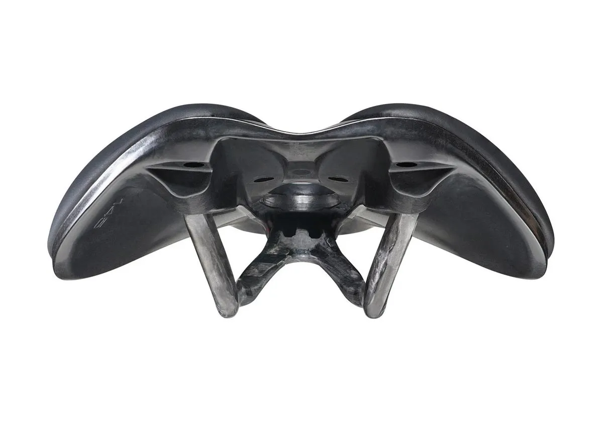 Selle Italia Novus Boost Sattel EVO Kit-Carbonio Superflow L3 Breite 145mm Gestell Carbon schwarz